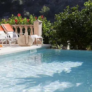 https://fornalutx-petit-hotel.balearic-islands.net